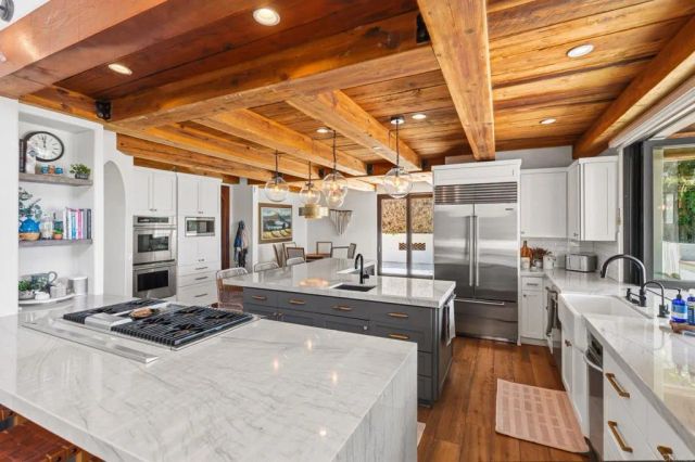 1668 Crest Drive, Encinitas, CA 92024