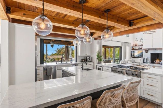 1668 Crest Drive, Encinitas, CA 92024