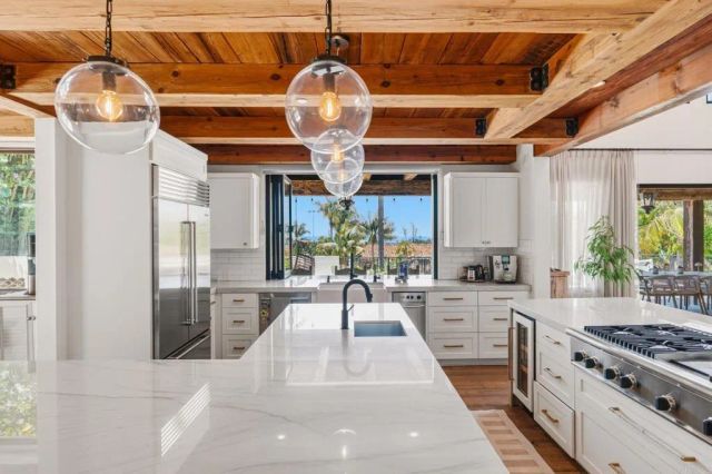 1668 Crest Drive, Encinitas, CA 92024