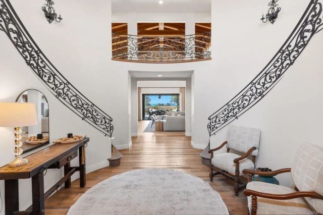 1668 Crest Drive, Encinitas, CA 92024