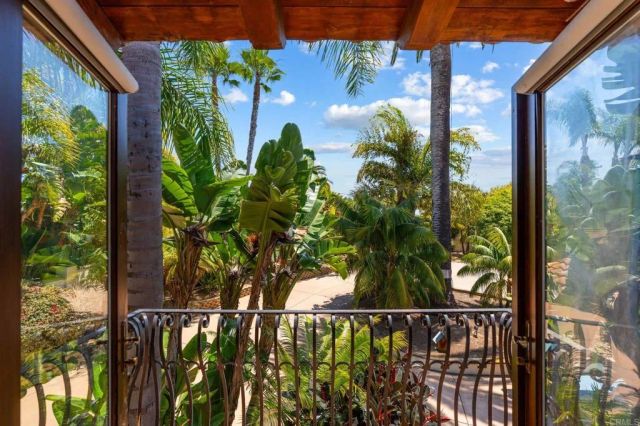 1668 Crest Drive, Encinitas, CA 92024