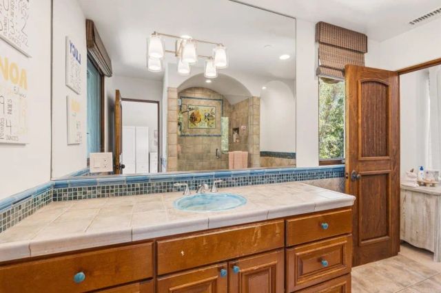 1668 Crest Drive, Encinitas, CA 92024