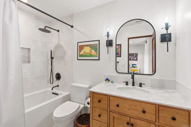 1668 Crest Drive, Encinitas, CA 92024