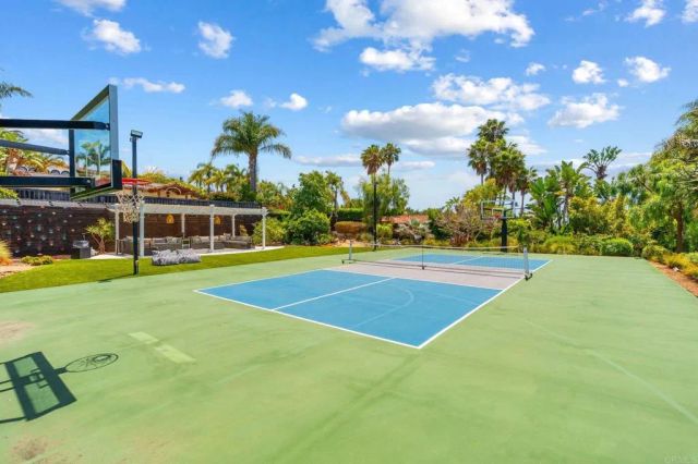 1668 Crest Drive, Encinitas, CA 92024