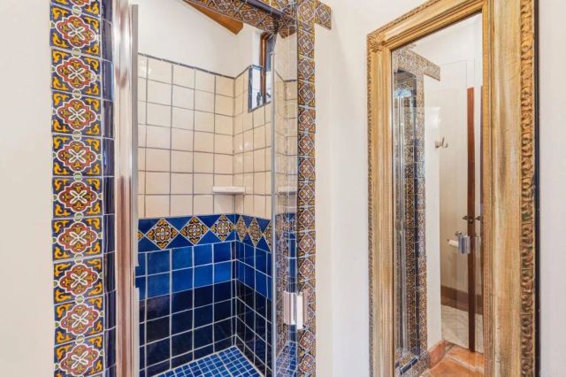 1668 Crest Drive, Encinitas, CA 92024