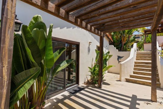 1668 Crest Drive, Encinitas, CA 92024