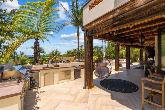 1668 Crest Drive, Encinitas, CA 92024