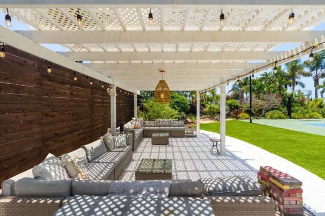 1668 Crest Drive, Encinitas, CA 92024