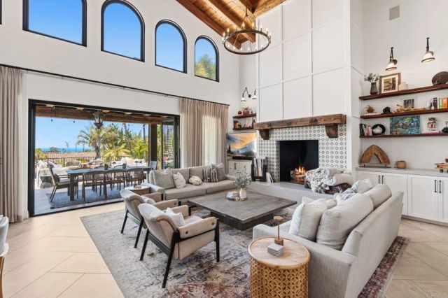 1668 Crest Drive, Encinitas, CA 92024