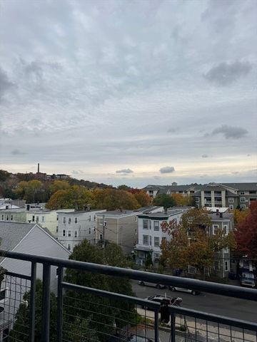 950 Broadway 24, Chelsea, MA 02150