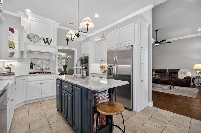 1372 Fox Run Lane, Blanchard, OK 73010