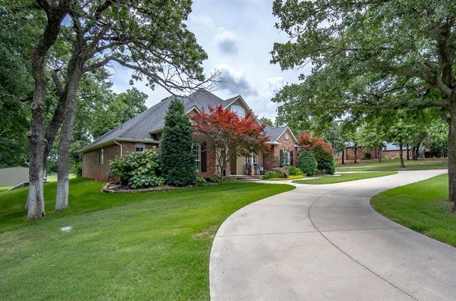 1372 Fox Run Lane, Blanchard, OK 73010