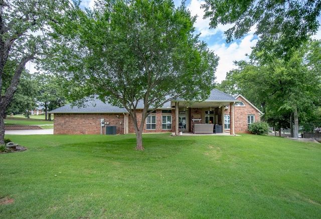 1372 Fox Run Lane, Blanchard, OK 73010