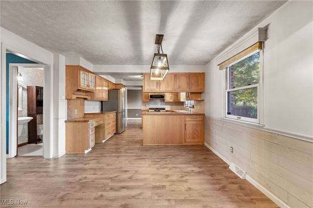 2424 Lyndon Drive, Green, OH 44685