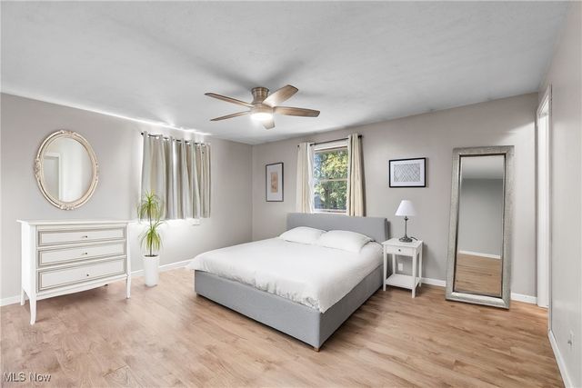 2424 Lyndon Drive, Green, OH 44685