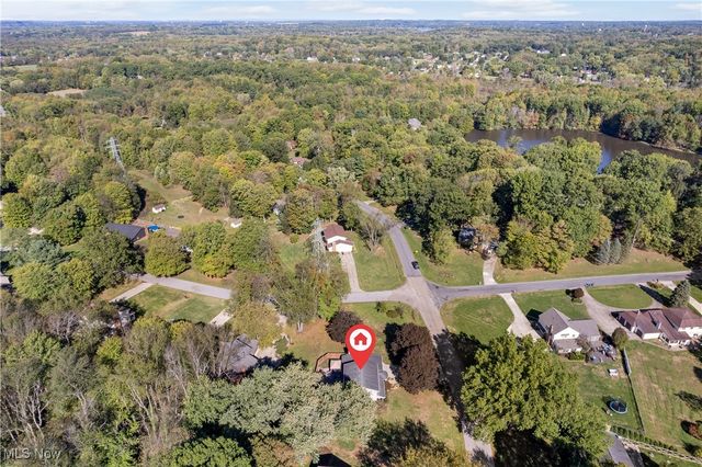 2424 Lyndon Drive, Green, OH 44685