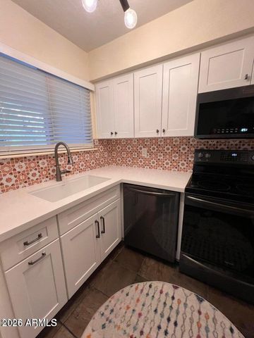 7300 N DREAMY DRAW Drive 102, Phoenix, AZ 85020