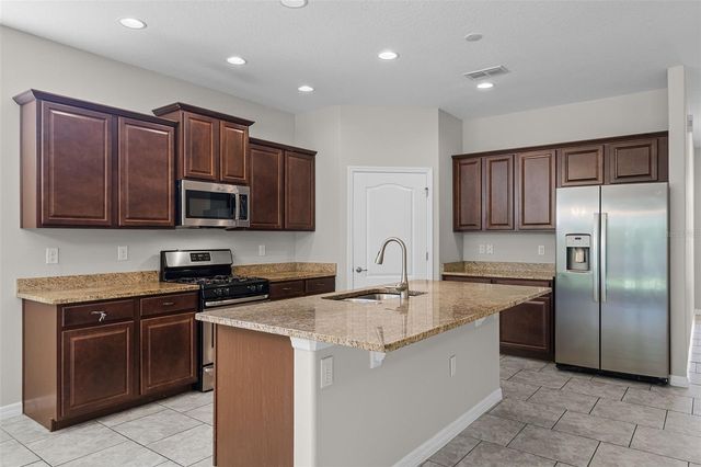 405 E FREESIA COURT, Deland, FL 32724