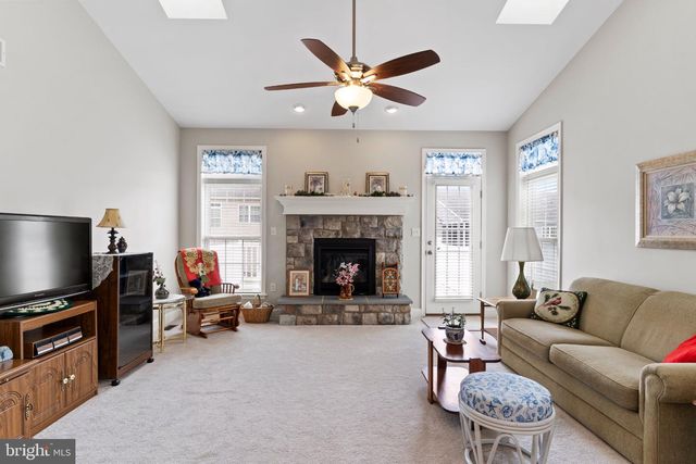 1635 SHADY MAPLE CT, Mechanicsburg, PA 17050