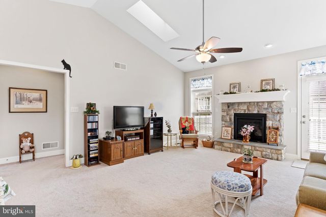 1635 SHADY MAPLE CT, Mechanicsburg, PA 17050