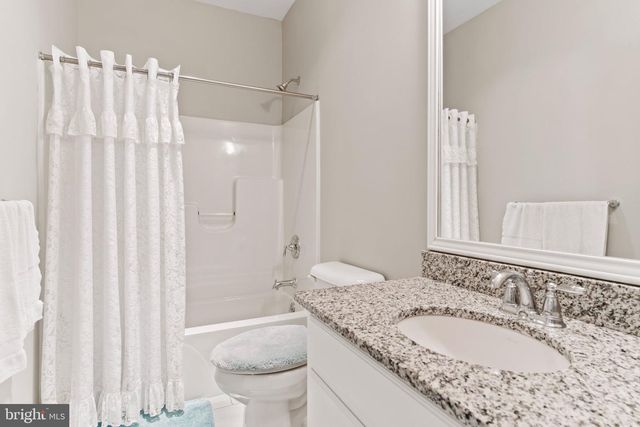 1635 SHADY MAPLE CT, Mechanicsburg, PA 17050