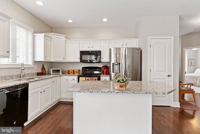 1635 SHADY MAPLE CT, Mechanicsburg, PA 17050