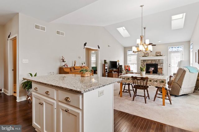 1635 SHADY MAPLE CT, Mechanicsburg, PA 17050