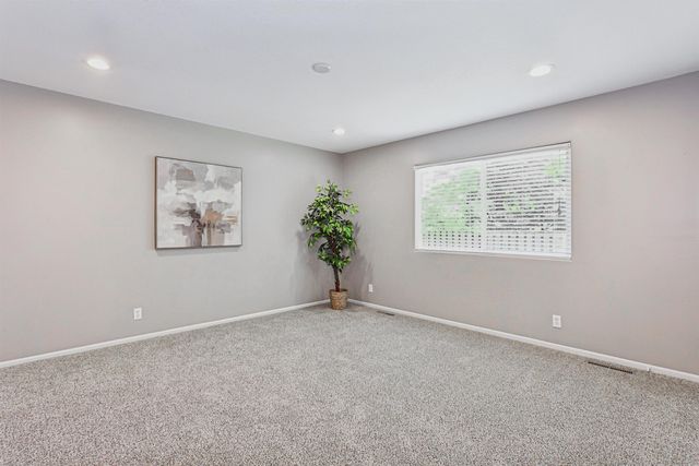 2432 N Rutland Ct, Wichita, KS 67226