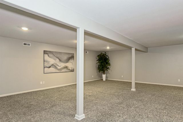 2432 N Rutland Ct, Wichita, KS 67226