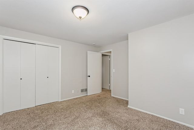 2432 N Rutland Ct, Wichita, KS 67226