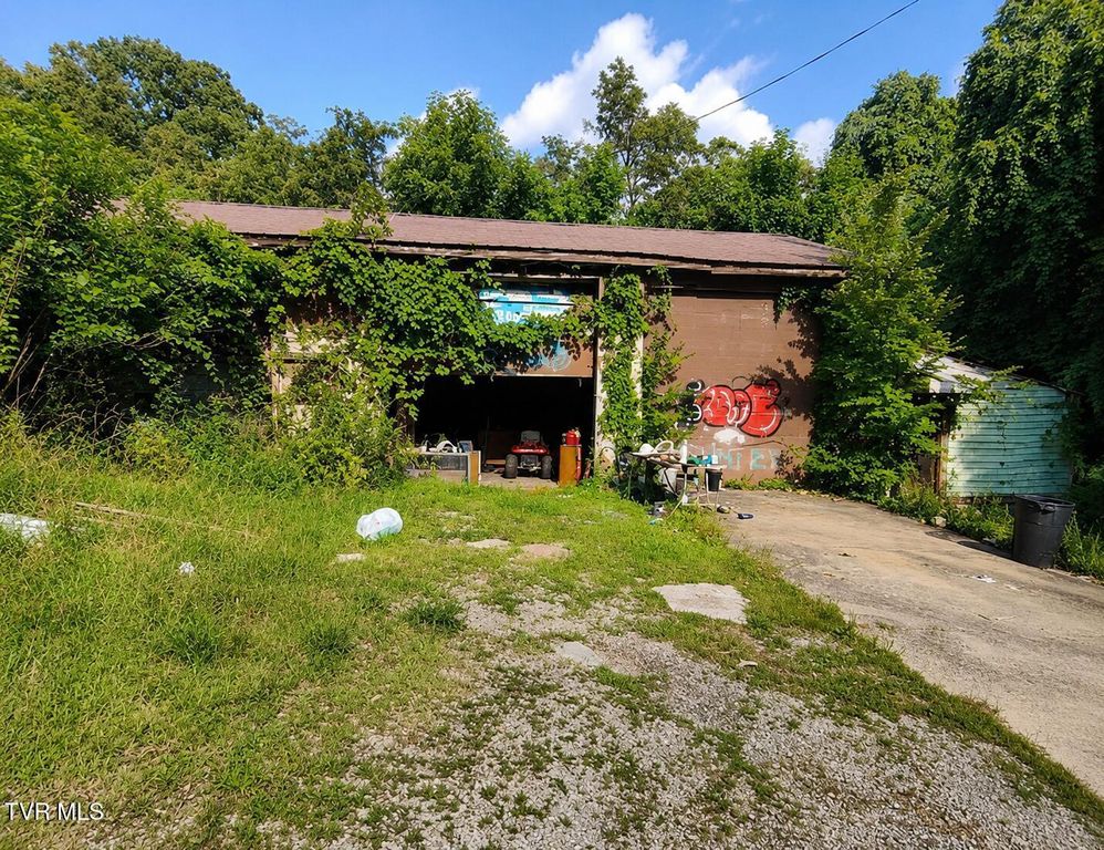 241 West Barton Ridge Road, Greeneville, TN 37743