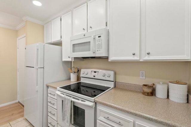 5710 Baltimore Drive 430, La Mesa, CA 91942