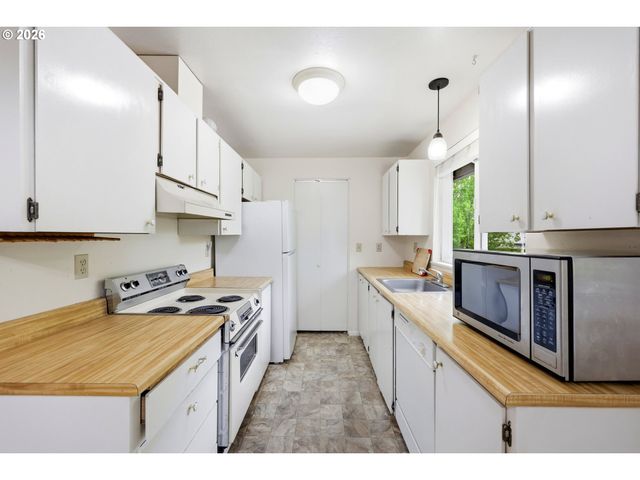 12626 Nw BARNES Rd 3, Portland, OR 97229