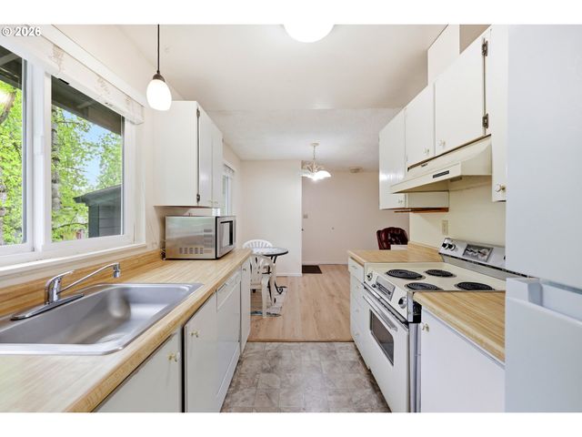 12626 Nw BARNES Rd 3, Portland, OR 97229