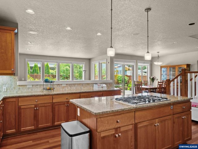 28571 SW Morningside Av, Wilsonville, OR 97070