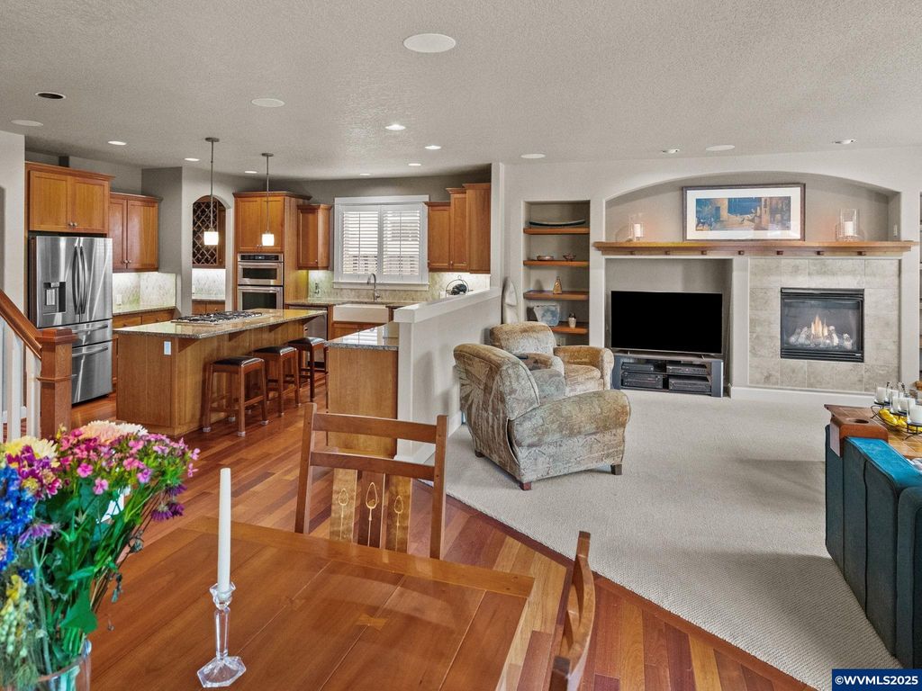 Image 11 of property listing at 28571 SW Morningside Av, Wilsonville, OR 97070