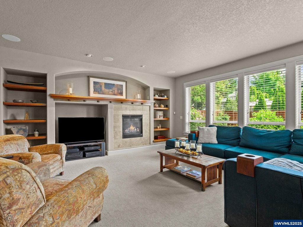 Image 13 of property listing at 28571 SW Morningside Av, Wilsonville, OR 97070