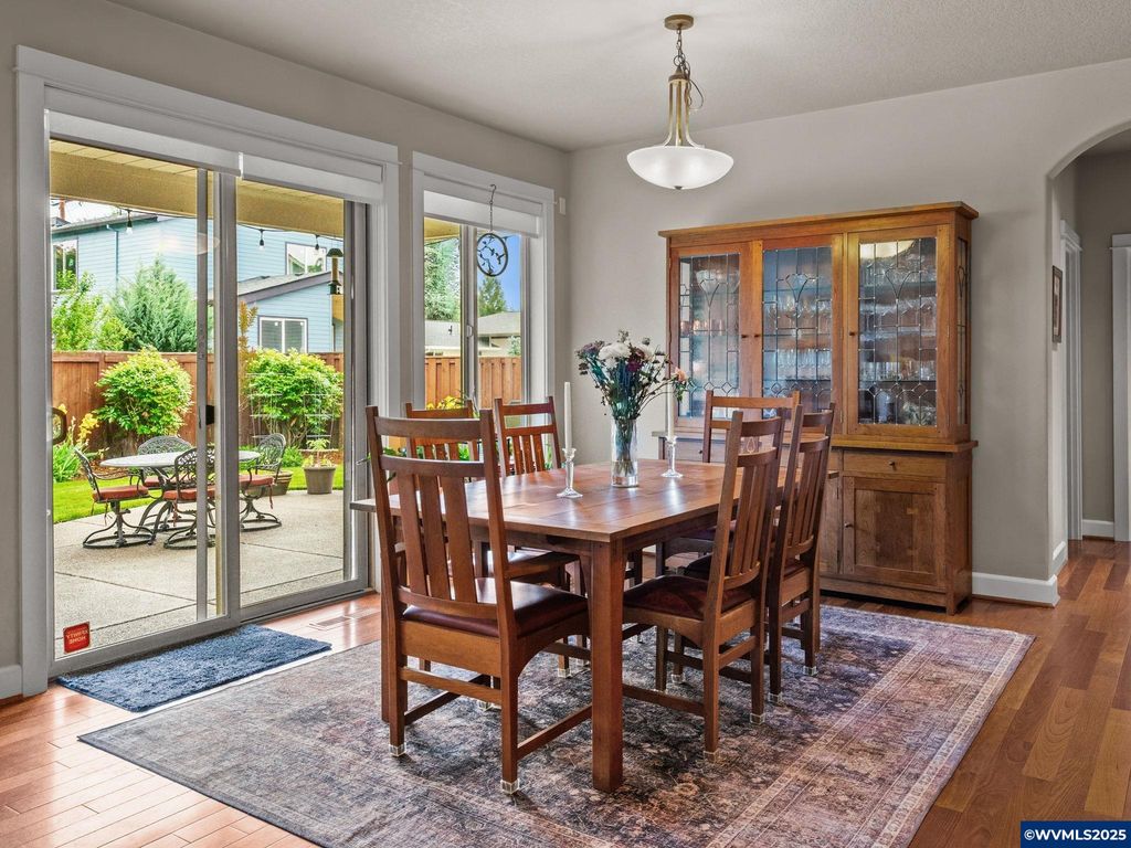 Image 16 of property listing at 28571 SW Morningside Av, Wilsonville, OR 97070