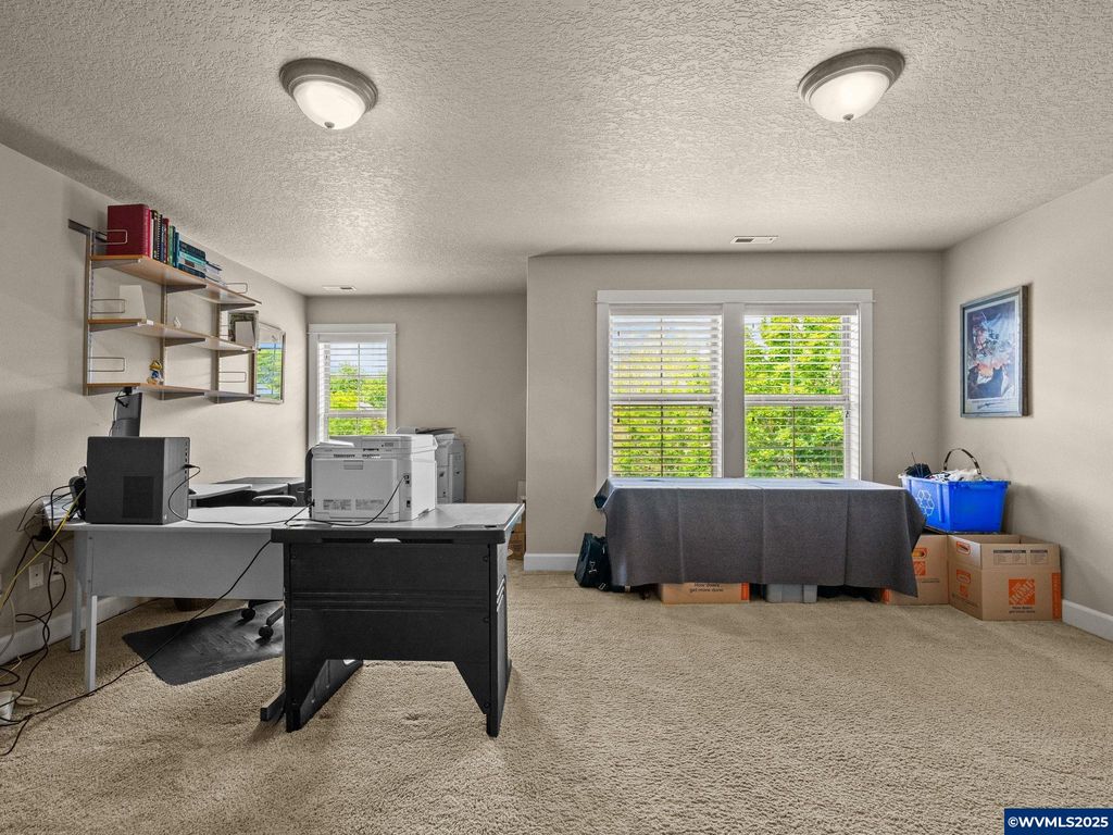 Image 34 of property listing at 28571 SW Morningside Av, Wilsonville, OR 97070