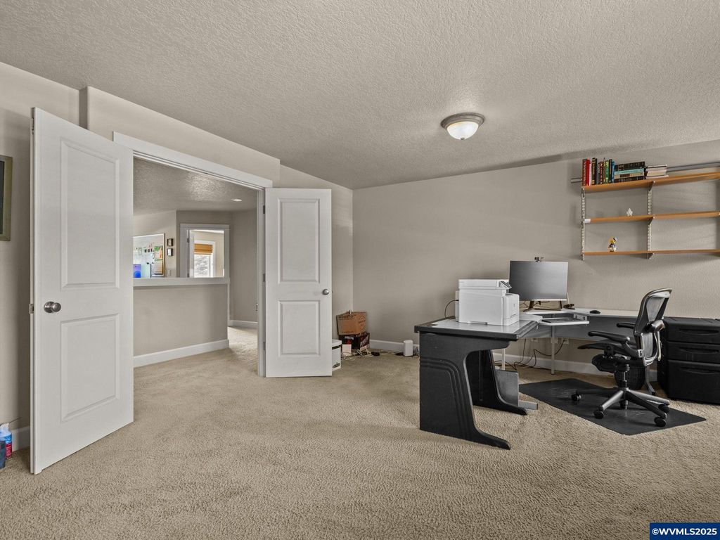 Image 35 of property listing at 28571 SW Morningside Av, Wilsonville, OR 97070