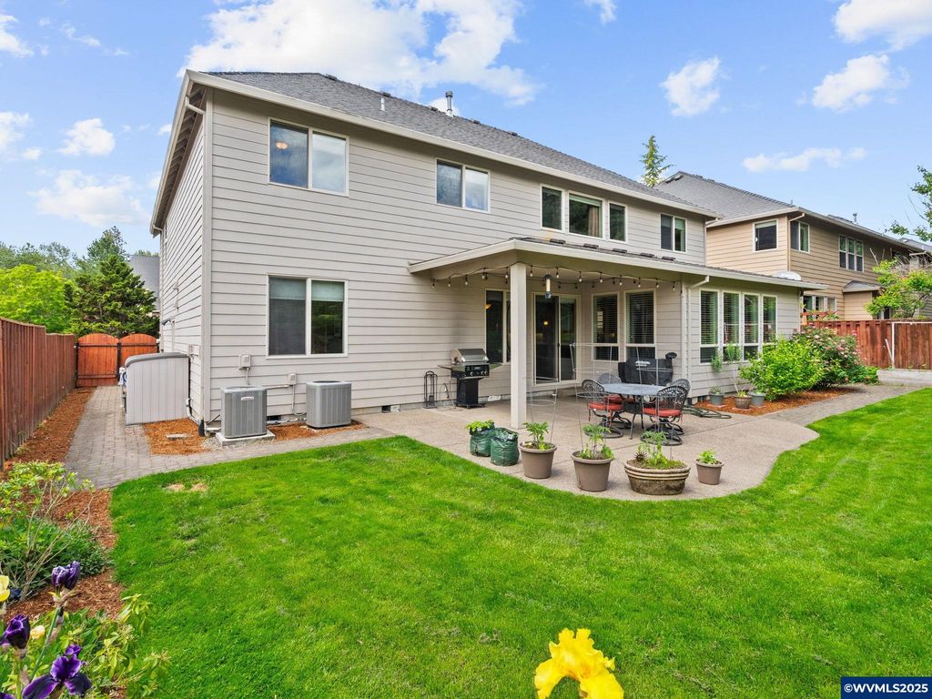 Image 38 of property listing at 28571 SW Morningside Av, Wilsonville, OR 97070