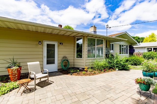 1217 Oak Street N, Fargo, ND 58102