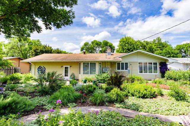1217 Oak Street N, Fargo, ND 58102