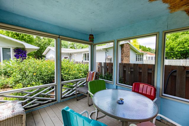 1217 Oak Street N, Fargo, ND 58102
