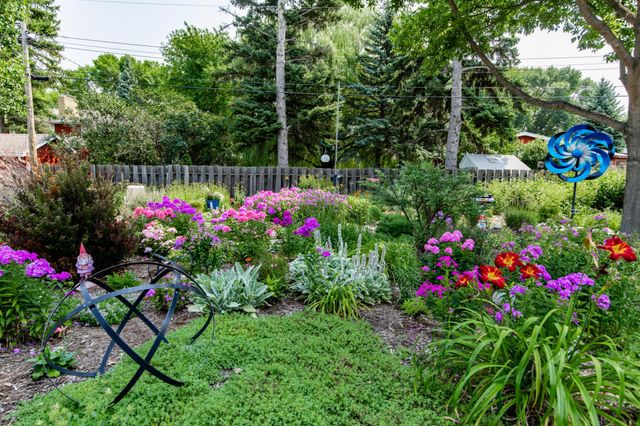 1217 Oak Street N, Fargo, ND 58102