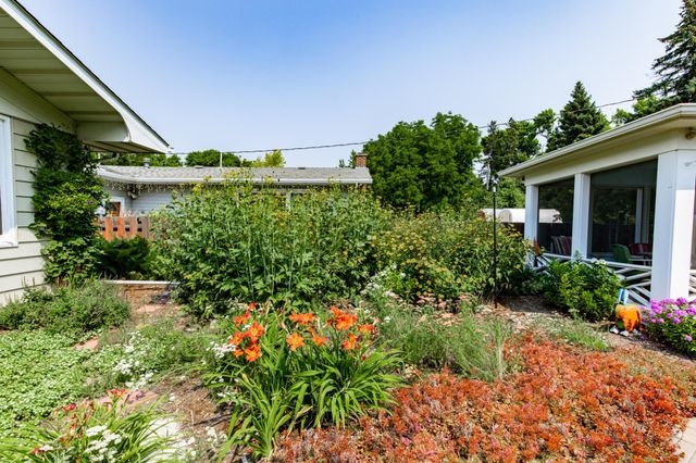 1217 Oak Street N, Fargo, ND 58102