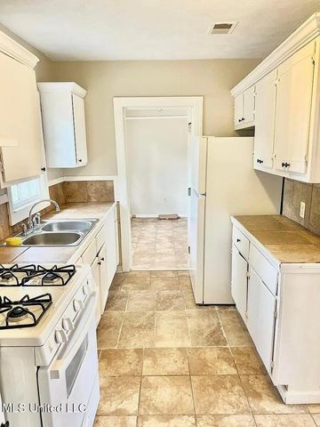 535 Avalon Road, Jackson, MS 39206