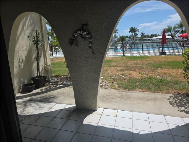 507 PLAZA SEVILLE COURT 15, St Petersburg, FL 33706