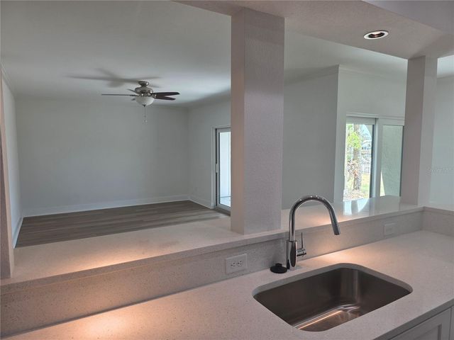 507 PLAZA SEVILLE COURT 15, St Petersburg, FL 33706
