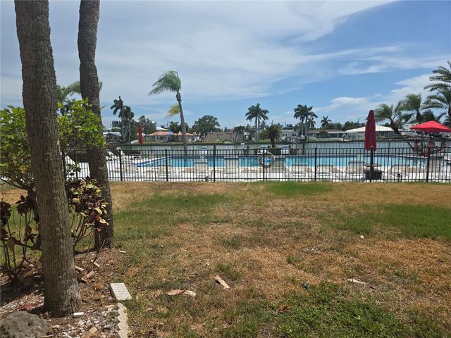 507 PLAZA SEVILLE COURT 15, St Petersburg, FL 33706